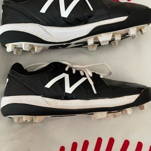 New Balance Molded Cleats, Size 6.5